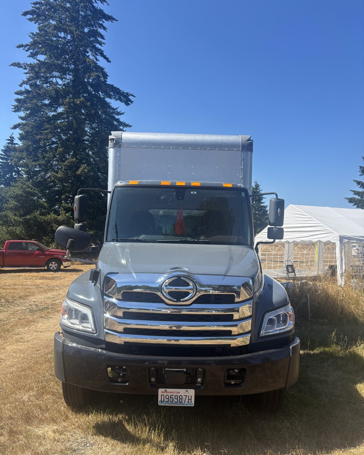 Front of the Caravan Moving box truck